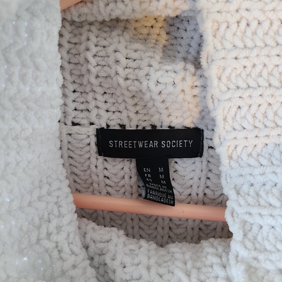 Small White Cozy Knit Sweater. Streetwear Society. - Picture 2 of 2